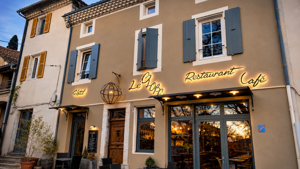 Façade du restaurant Le Globe à Marsanne